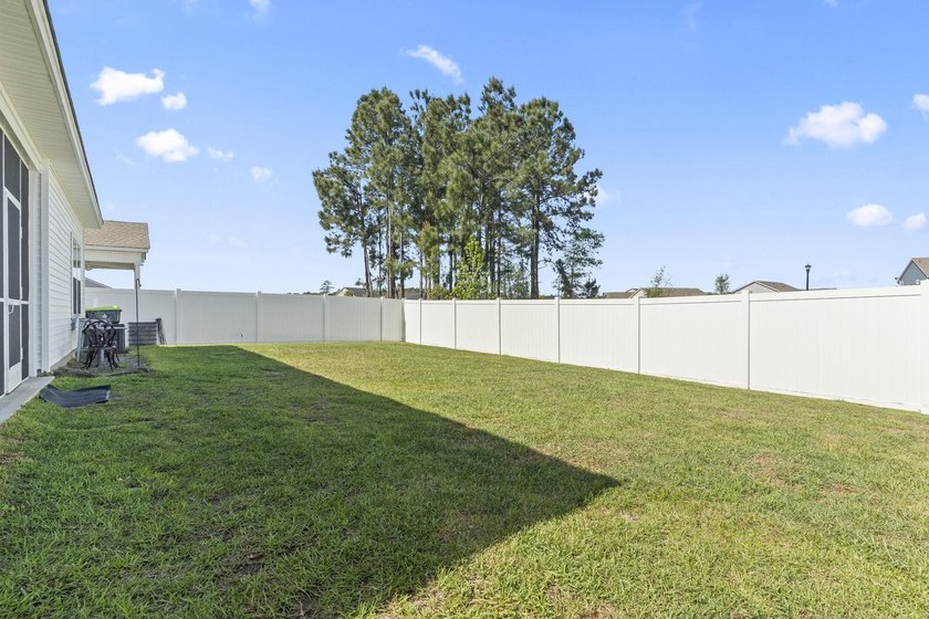 Four-bedroom, two-bathroom, single-story ranch home with pond - photo 28