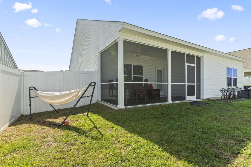 Four-bedroom, two-bathroom, single-story ranch home with pond - photo 29