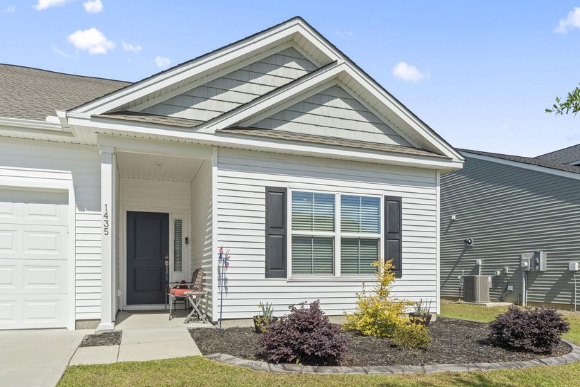 Four-bedroom, two-bathroom, single-story ranch home with pond - photo 32