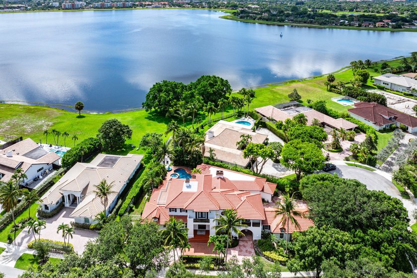 One of the largest residences within the prestigious gated - photo 38