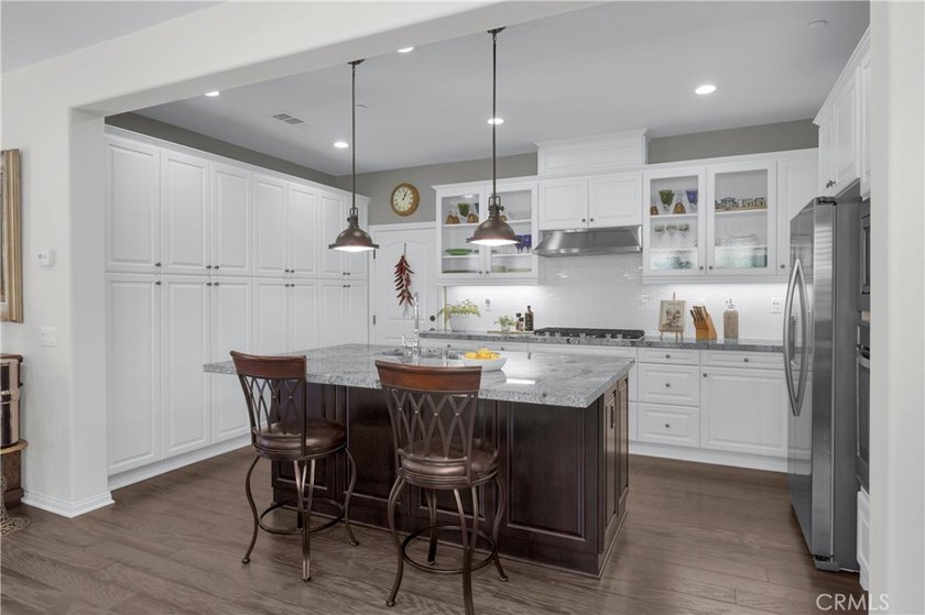 Single story living with a 2nd floor loft and powder bath, make - photo 4