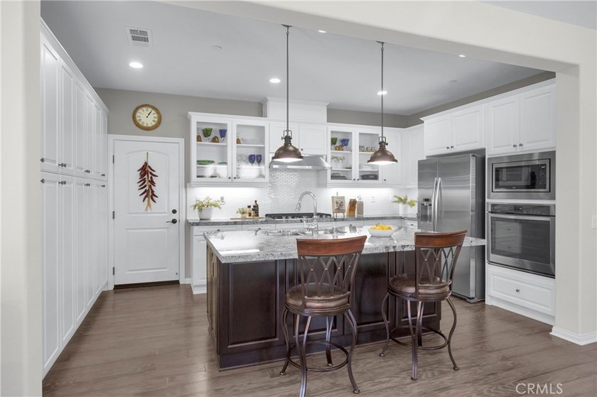 Single story living with a 2nd floor loft and powder bath, make - photo 6
