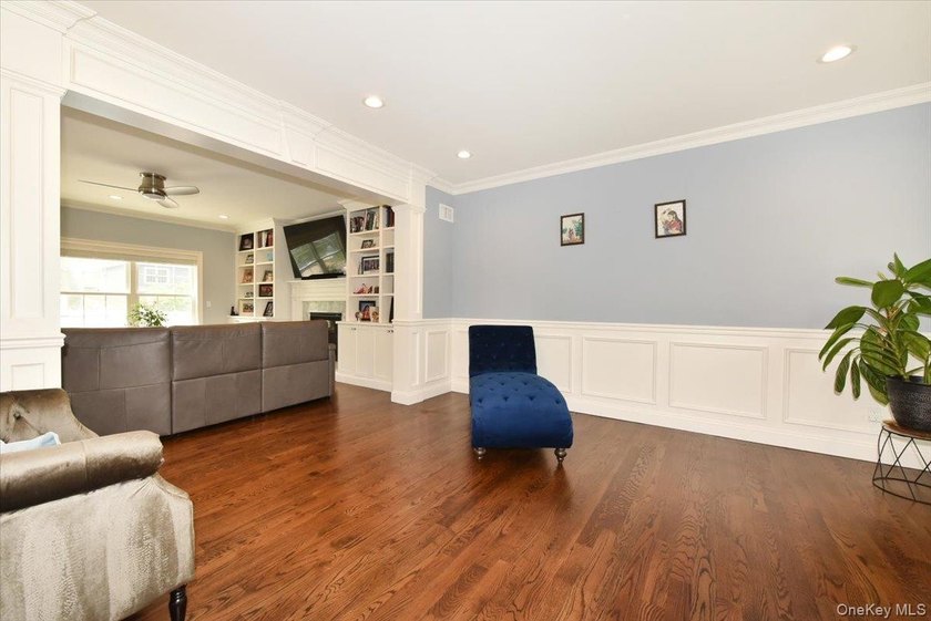This Lee Kirsch custom-built colonial offers the perfect blend - photo 7
