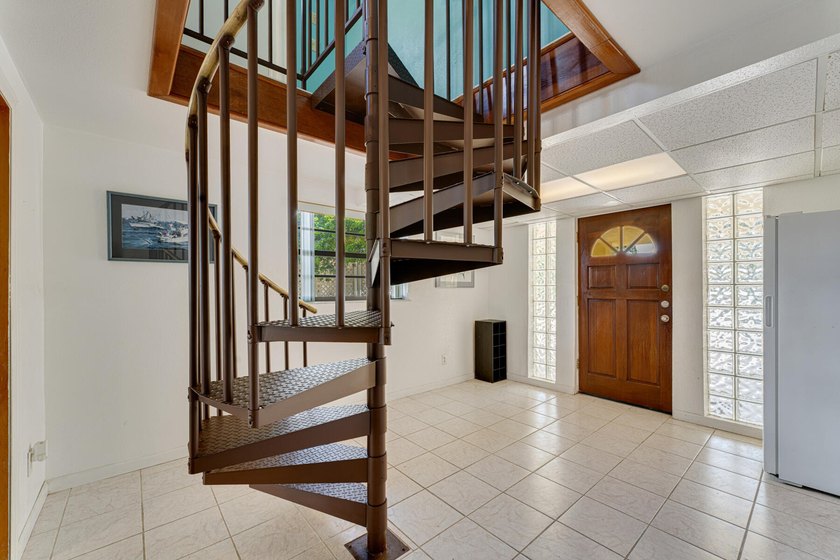 Discover exceptional waterfront living in the heart of Key - photo 12