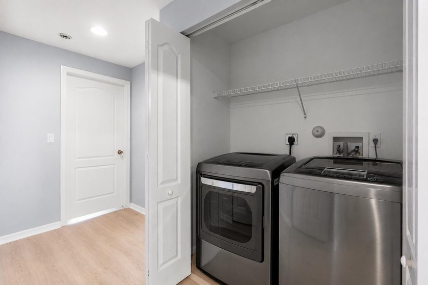 Beautifully updated 3-bedroom, 2.5-bath townhome in the gated - photo 15