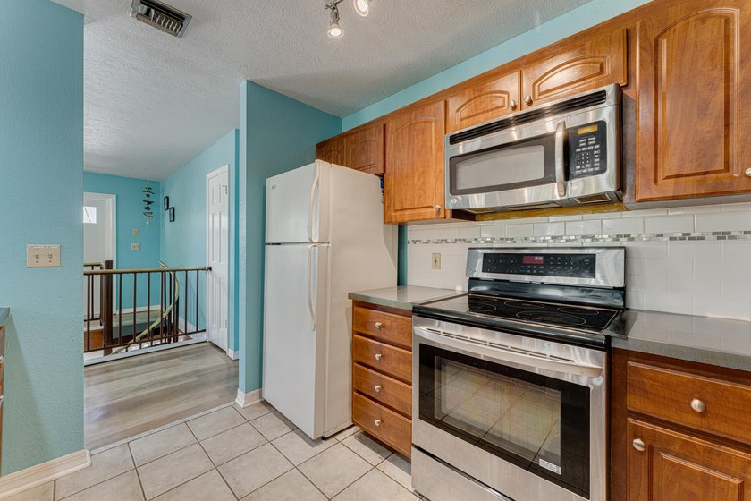 Discover exceptional waterfront living in the heart of Key - photo 22