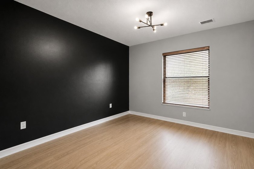 Beautifully updated 3-bedroom, 2.5-bath townhome in the gated - photo 27