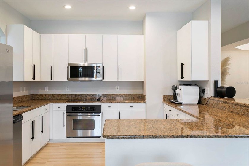 Under contract-accepting backup offers. Welcome to easy Florida - photo 8