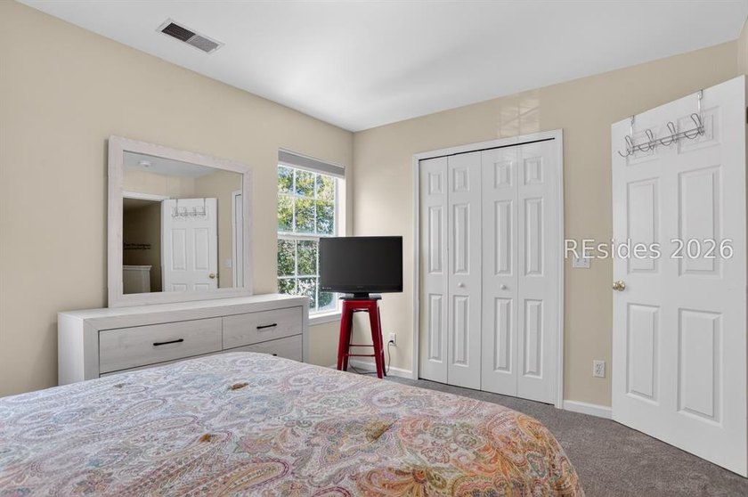Exceptional 2 Master Bedroom Townhome in the amenity rich - photo 16