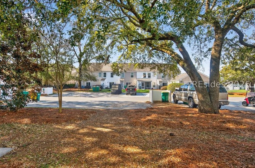 Exceptional 2 Master Bedroom Townhome in the amenity rich - photo 21