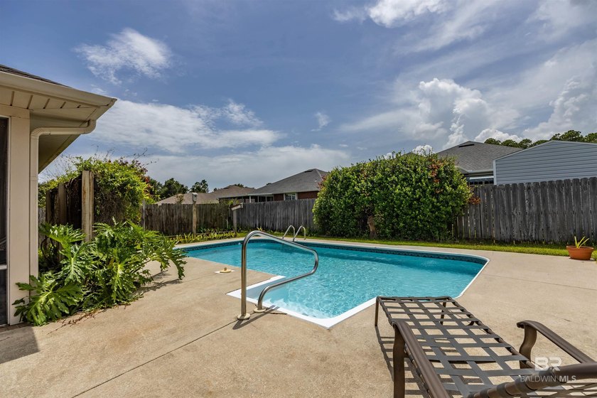 Beautiful 3-bedroom, 2-bath brick home offering comfort - photo 22