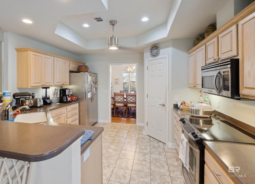 Beautiful 3-bedroom, 2-bath brick home offering comfort - photo 32