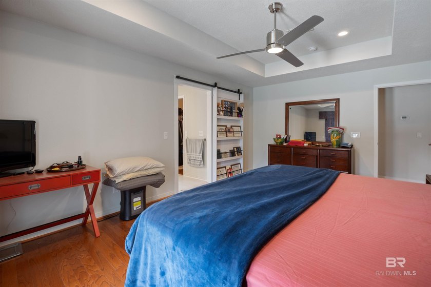 Beautiful 3-bedroom, 2-bath brick home offering comfort - photo 38