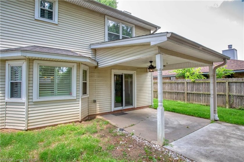 Beautifully updated 4 bedroom, 3 bath home located on a - photo 43