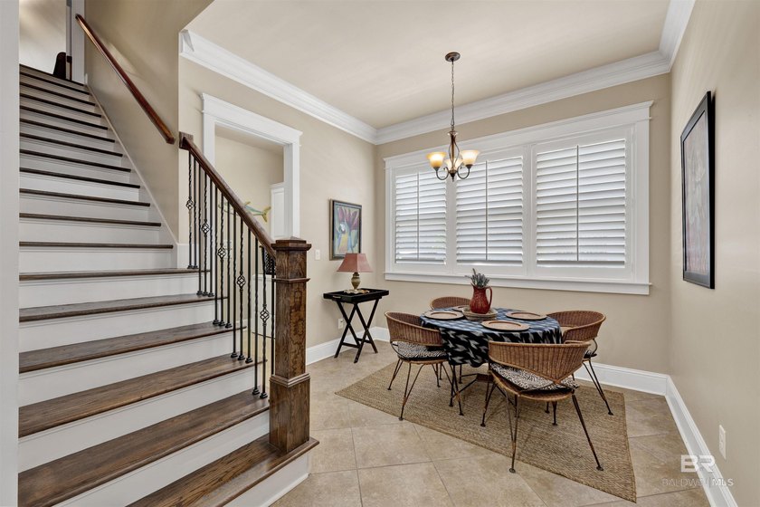 A stunning custom home in the beautiful Summer Lake community - photo 13