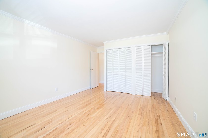 Move right into this beautifully updated one-bedroom condominium - photo 14