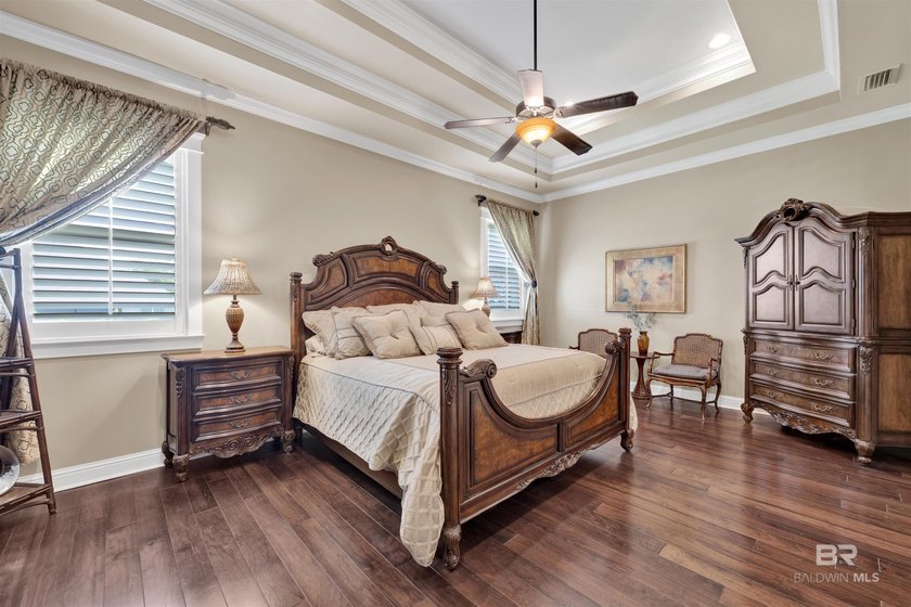 A stunning custom home in the beautiful Summer Lake community - photo 20