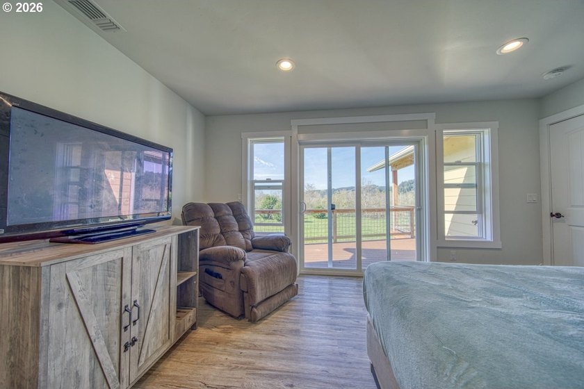 Built in 2021 by a reputable local contractor, this - photo 20