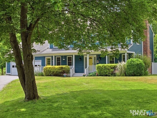 Welcome to Nursery Acres, one of the shoreline's most desirable - photo 2