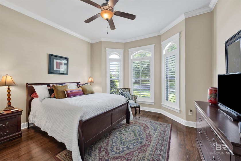 A stunning custom home in the beautiful Summer Lake community - photo 27
