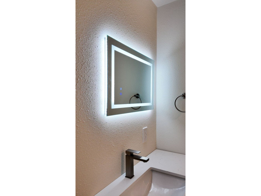 Completely remodeled and move in ready! This 3 bedroom, 2 - photo 27