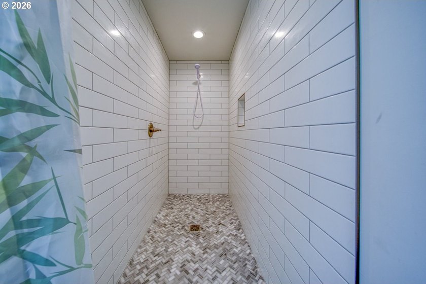 Built in 2021 by a reputable local contractor, this - photo 27