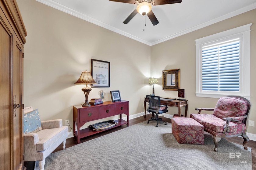 A stunning custom home in the beautiful Summer Lake community - photo 28