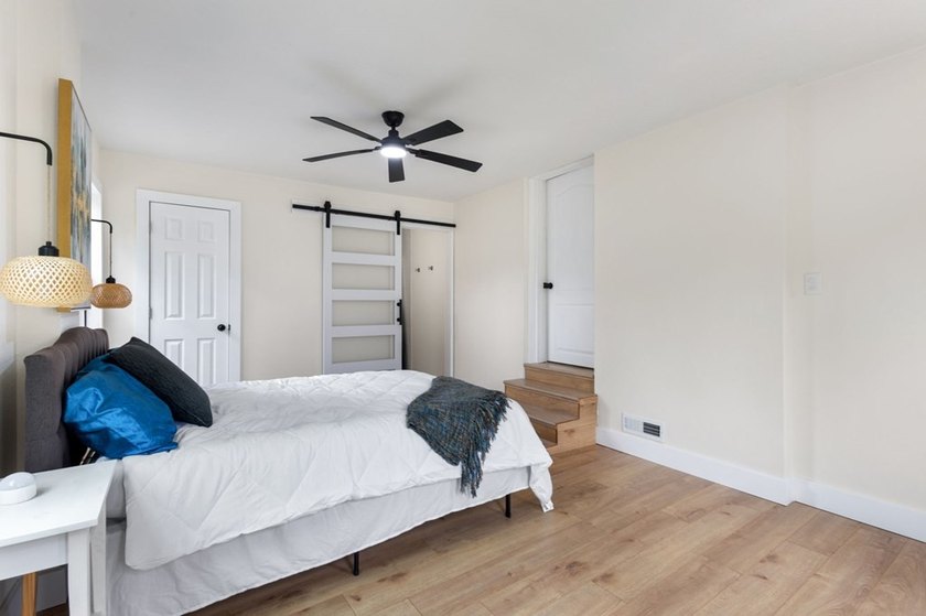 Completely remodeled and move in ready! This 3 bedroom, 2 - photo 29