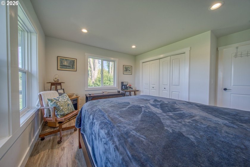 Built in 2021 by a reputable local contractor, this - photo 29