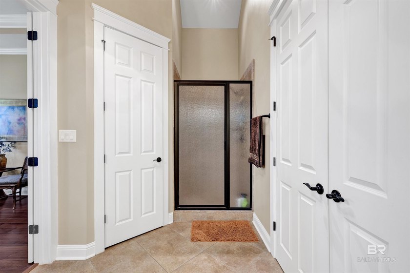 A stunning custom home in the beautiful Summer Lake community - photo 30