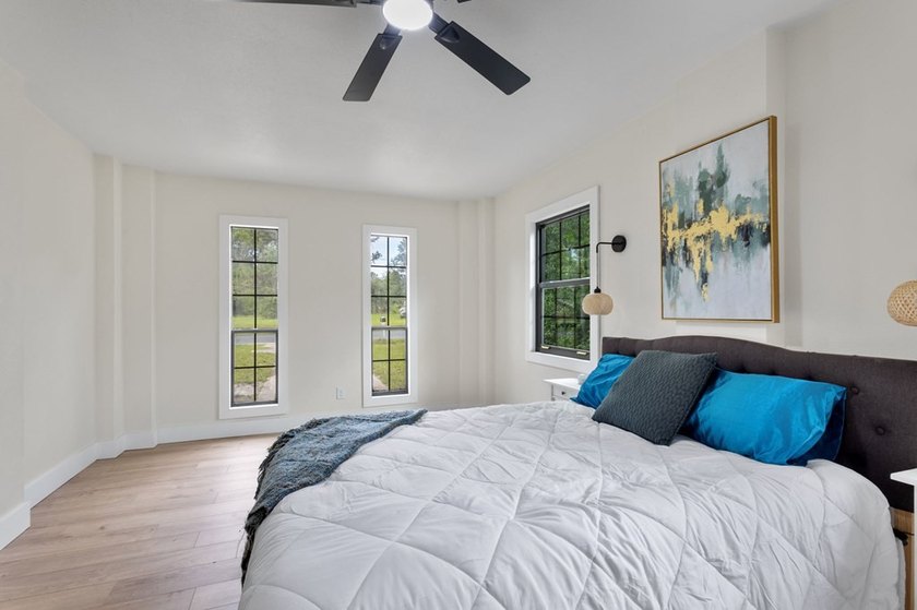 Completely remodeled and move in ready! This 3 bedroom, 2 - photo 30