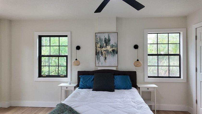 Completely remodeled and move in ready! This 3 bedroom, 2 - photo 31