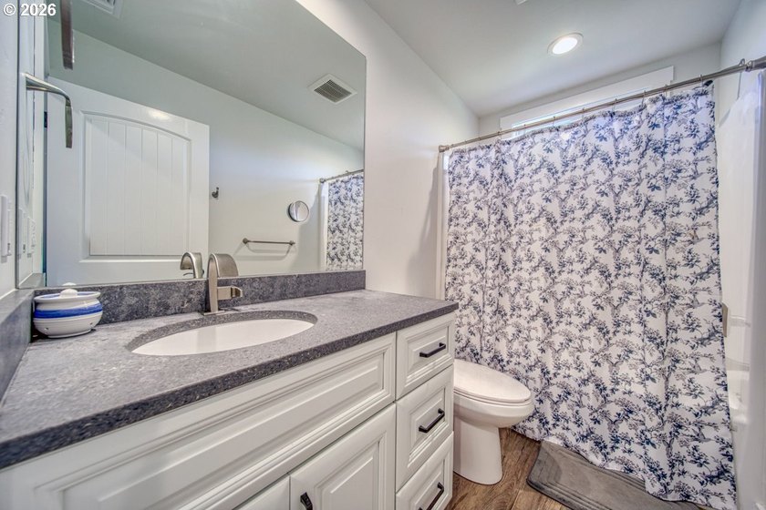 Built in 2021 by a reputable local contractor, this - photo 31