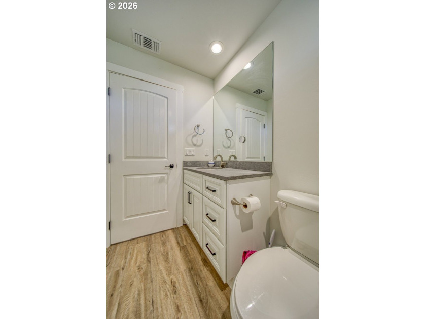 Built in 2021 by a reputable local contractor, this - photo 32