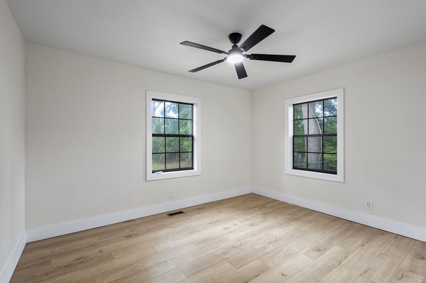Completely remodeled and move in ready! This 3 bedroom, 2 - photo 34