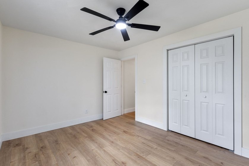 Completely remodeled and move in ready! This 3 bedroom, 2 - photo 38