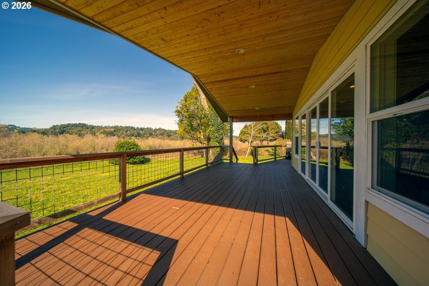 Built in 2021 by a reputable local contractor, this - photo 41