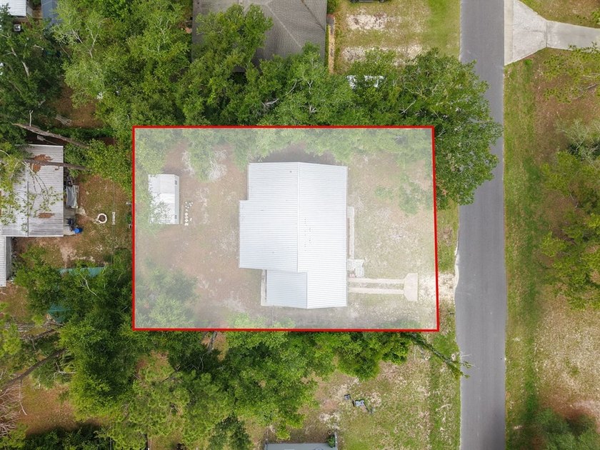 Completely remodeled and move in ready! This 3 bedroom, 2 - photo 47