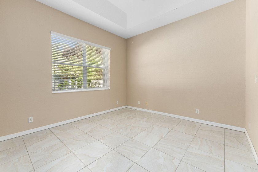 Enjoy privacy and comfort in this 3BR/2BA home with a 2-car - photo 12
