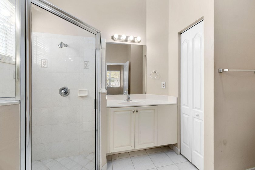 Enjoy privacy and comfort in this 3BR/2BA home with a 2-car - photo 13