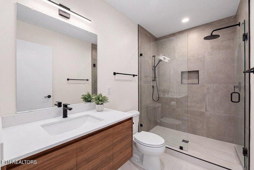 Discover the perfect blend of comfort, style, and resort living - photo 17