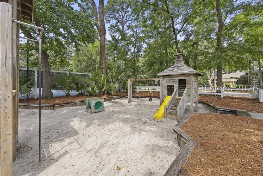 Experience Lowcountry luxury in this stunning new construction - photo 21