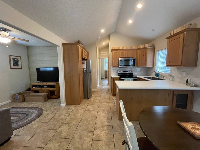 A beautifully appointed park model home that offers everything - photo 13