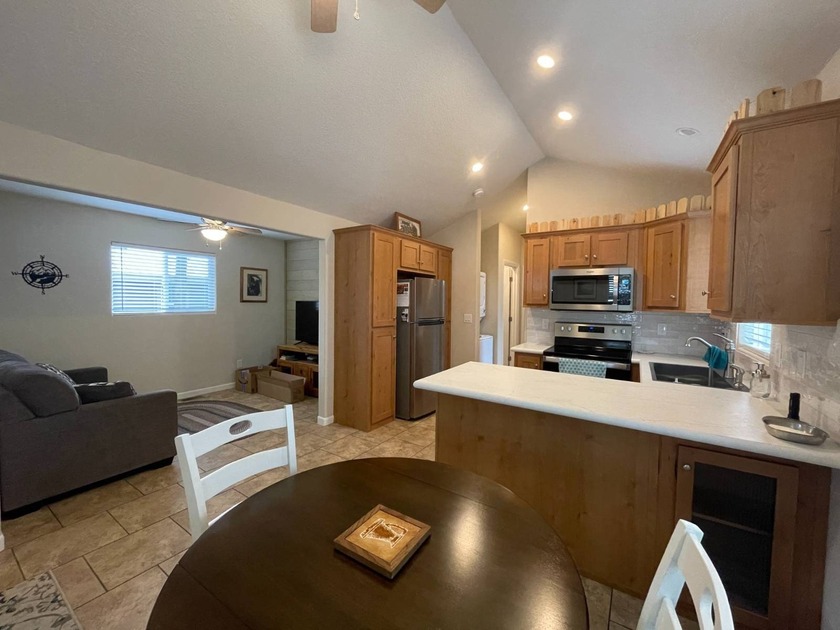 A beautifully appointed park model home that offers everything - photo 15