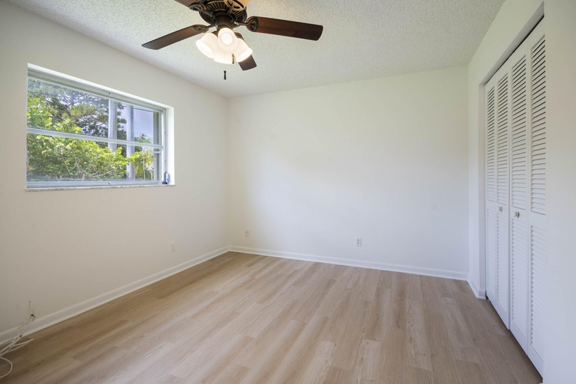 Welcome to Palm Point, a sought-after boat and RV-friendly - photo 21