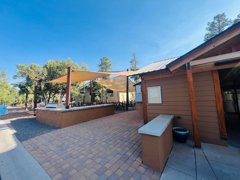 A beautifully appointed park model home that offers everything - photo 23