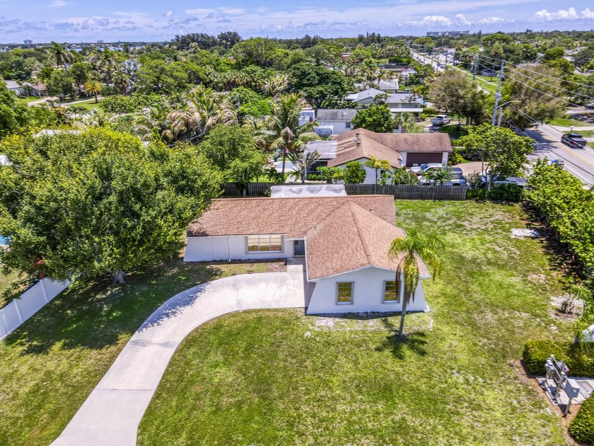 Welcome to Palm Point, a sought-after boat and RV-friendly - photo 31