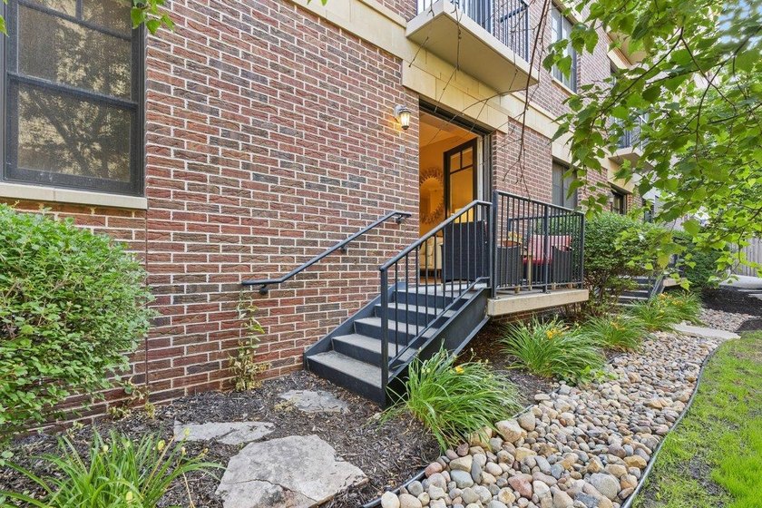Modern Luxury with European Charm - Fully Updated *Unicorn* Unit - photo 14