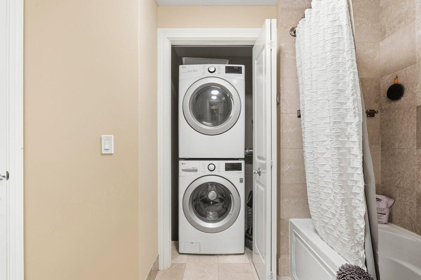 Modern Luxury with European Charm - Fully Updated *Unicorn* Unit - photo 19