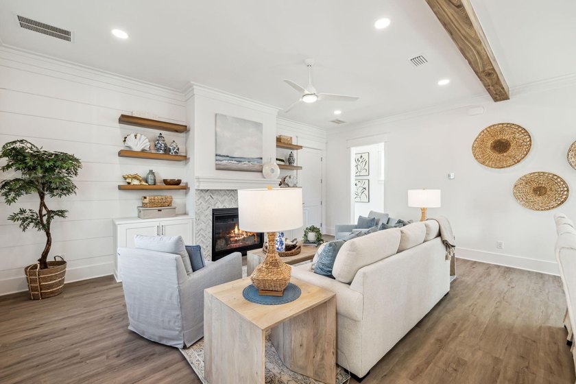 Located just moments from Grayton Beach's best shopping, dining - photo 2